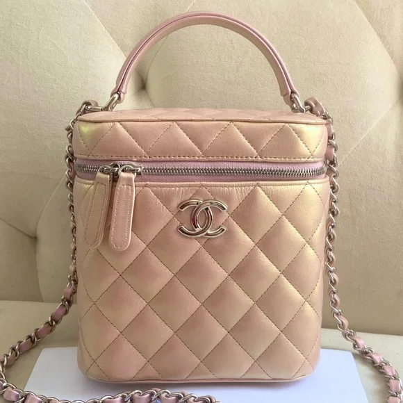 💗✨ CHANEL Iridescent Pink Vanity Top Handle-Crossbody in New/Pristine, Full Set - Picture 1 of 13